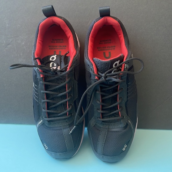 On Running Women’s Cloud Runner Winter Edition - Gray, Red, & Light Lavender - Picture 2 of 11